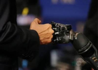 بازوی روباتیک به یاری معلولان می آید