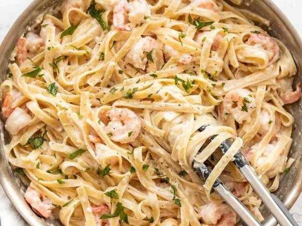 طرز تهیه ماکارونی با میگو